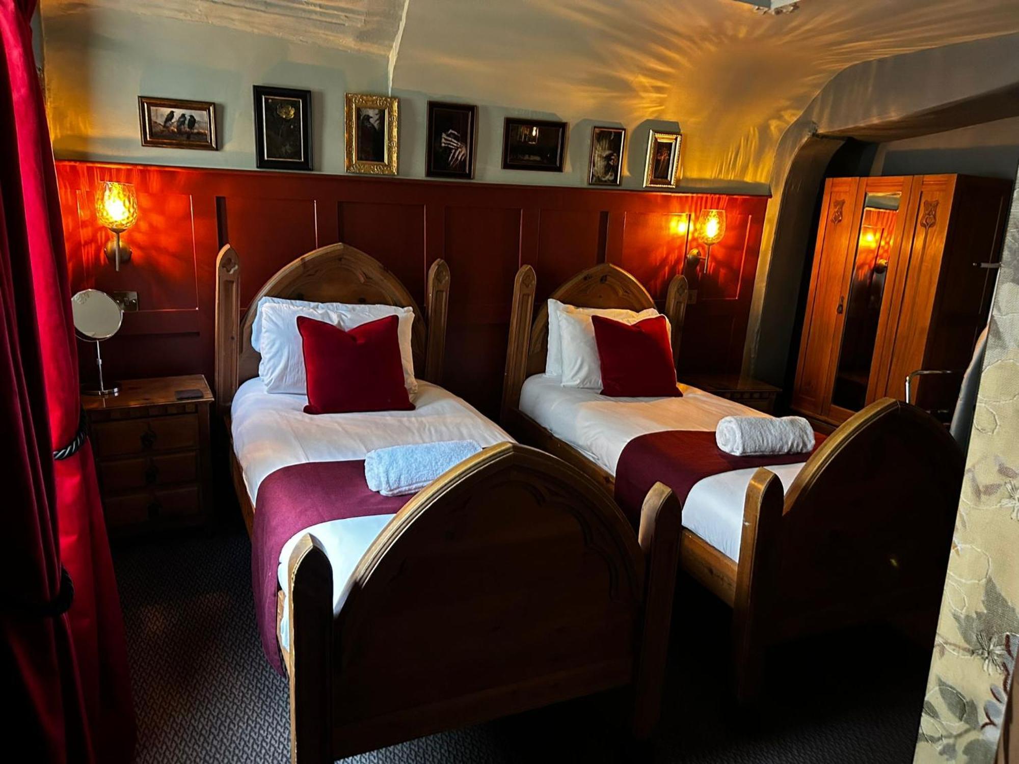 Hotel Golden Fleece 3*