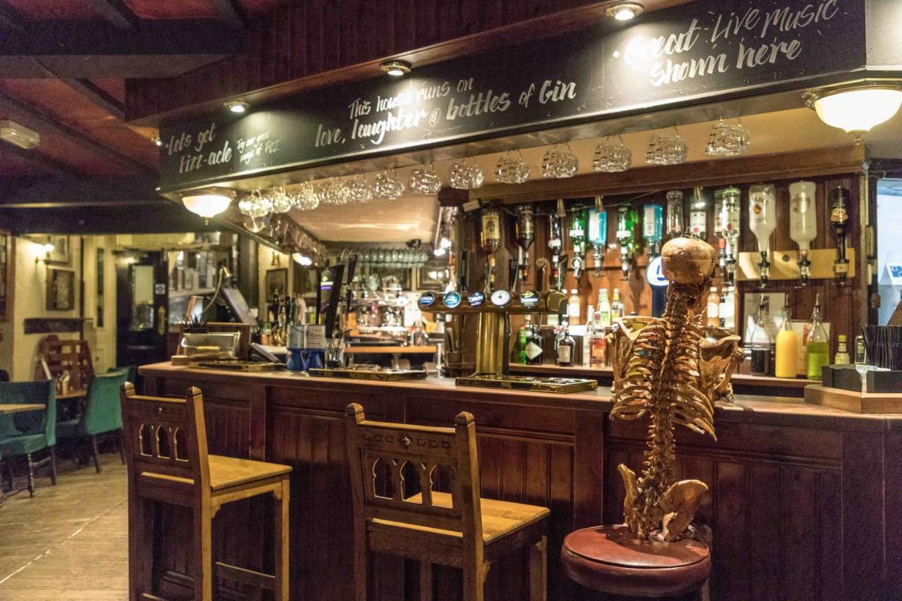 Golden Fleece Hotel